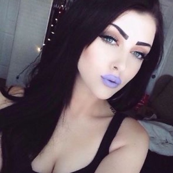 Kat Von D Studded Kiss Lipstick 💋 - Picture 3 of 14